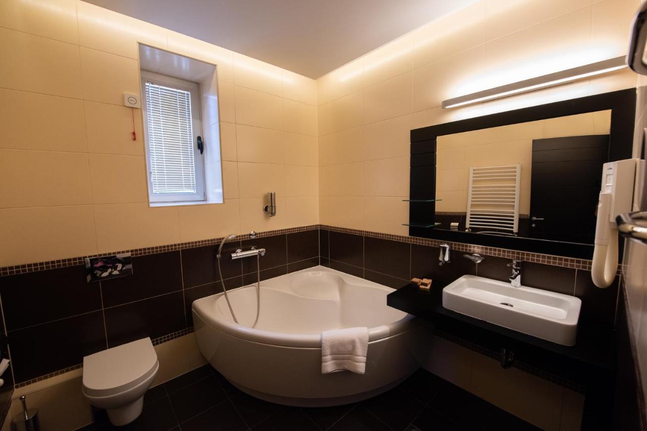 Hotel Sun Loznica Esterno foto