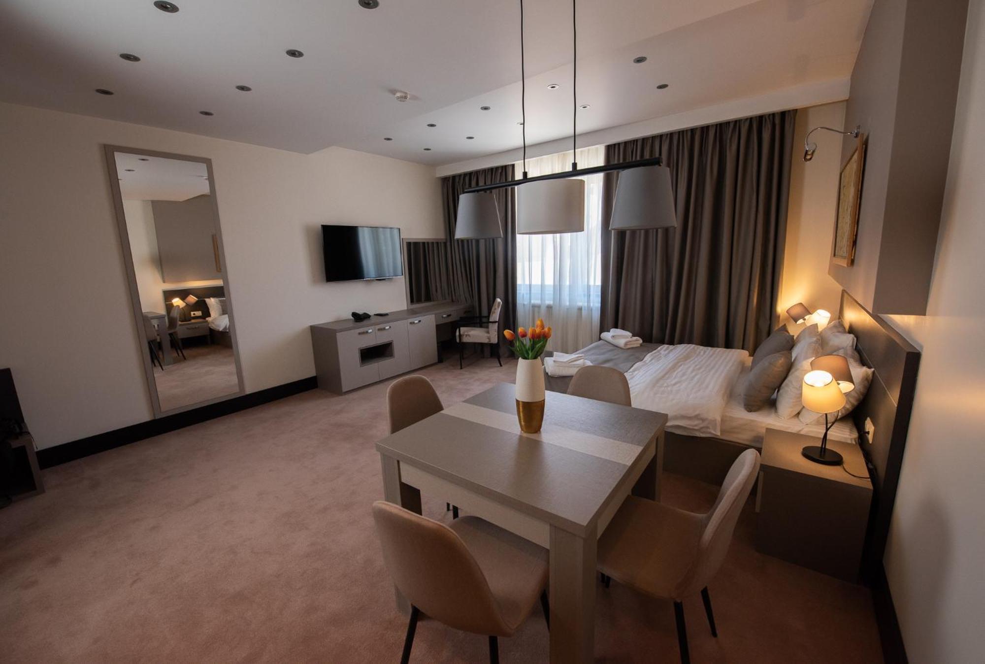 Hotel Sun Loznica Esterno foto